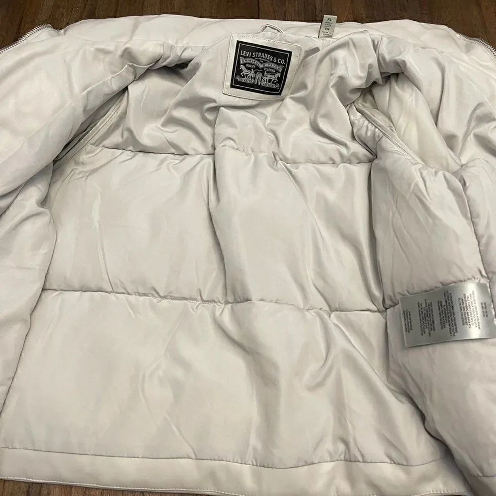 Levi's Puffer Jacket   - Picture 5 of 12